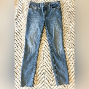 Good American “always fits” straight leg raw hem jeans